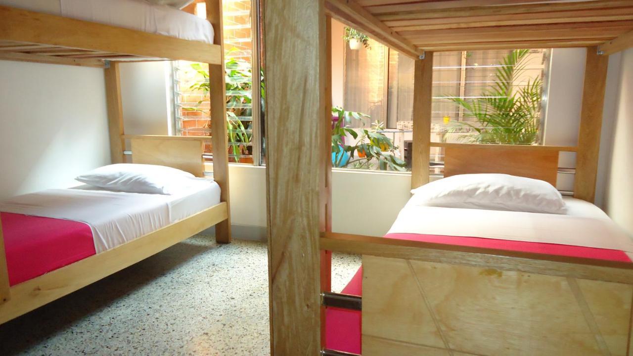 Iris Hostel Меделин Екстериор снимка