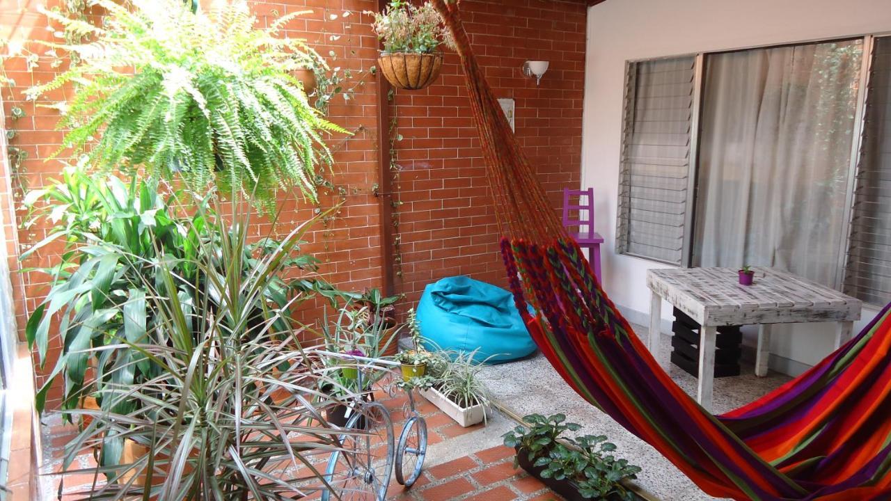 Iris Hostel Меделин Екстериор снимка
