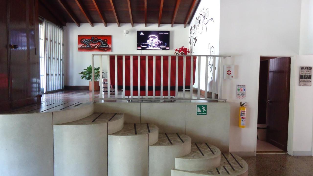 Iris Hostel Меделин Екстериор снимка